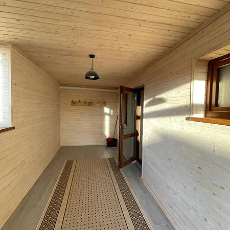 “друзі” Μπούκοβελ