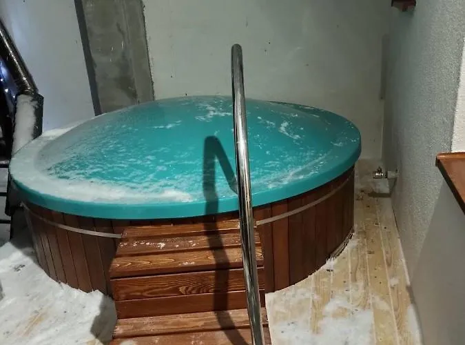 “друзі” 山林小屋
