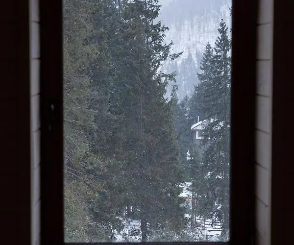 “друзі” 山林小屋